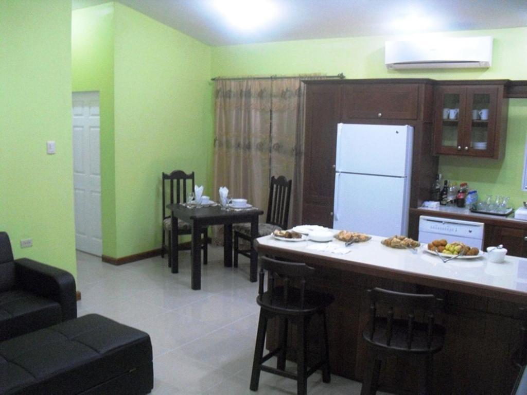 Piarco Village Suites Eksteriør billede