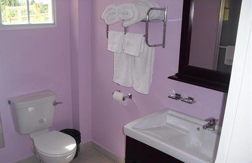 Piarco Village Suites Eksteriør billede