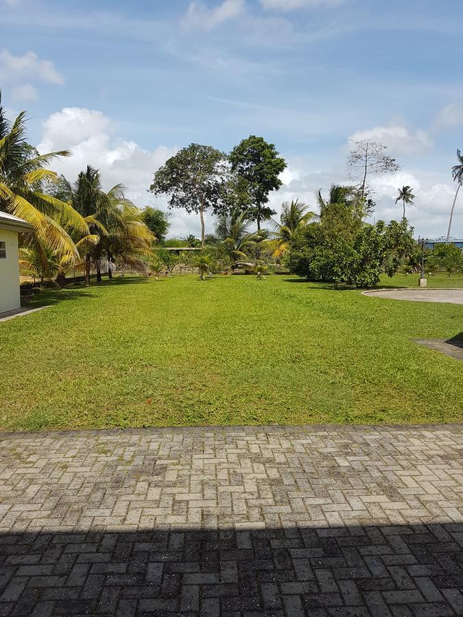 Piarco Village Suites Eksteriør billede