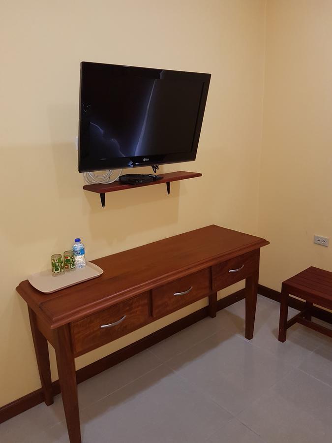 Piarco Village Suites Eksteriør billede