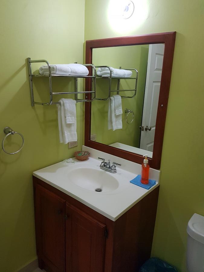 Piarco Village Suites Eksteriør billede