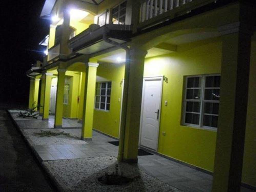Piarco Village Suites Eksteriør billede